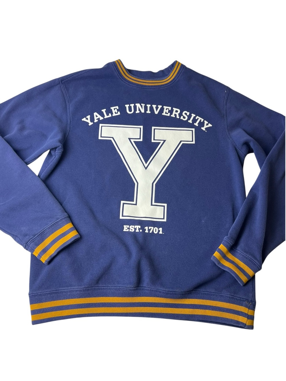 Yale University Men’s Small Preppy Gold Trimmed Collegiate Crewneck Sweatshirt